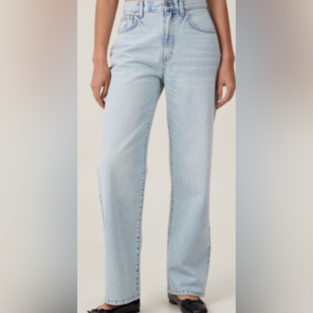 Loose Straight Leg Jeans